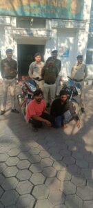 चोरी की बाइक के साथ दो आरोपी गिरफ्तार……उर्दना पेट्रोल पंप से चोरी हुई थी प्लांटकर्मी की मोटरसाइकिल