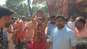 देवांगन समाज ने निकाली बूढ़ी माई की भव्य कलश यात्रा…… ओड़िसा की झंकिया रही आकर्षण का केंद्र