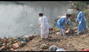 प्रोजेक्ट अमृत के तहत संत निरंकारी मिशन के सेवादारों ने की विजयपुर तालाब की सफाई की …..दिया स्वच्छता का संदेश