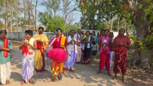 ग्राम धनुहार डेरा में पांच दिवसीय नाम यज्ञ महामंत्र का भव्य आयोजन…… बुधवार संध्या को कलश यात्रा से हुआ शुभारंभ