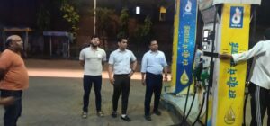 Raigarh खरसिया के वंदना पेट्रोल पंप में मिली अनियमितता……..प्रशासनिक टीम ने किया पम्प सील